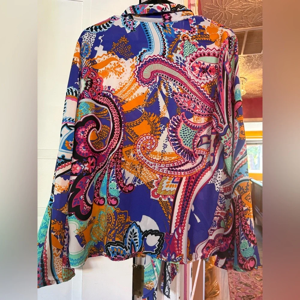 Colorful Paisley Blouse with Bell Sleeves Brand New - Picture 9 of 10